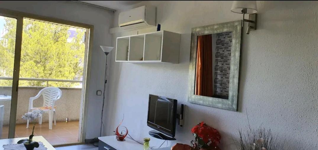Bonito apartamento cerca de la playa Salou Exterior foto